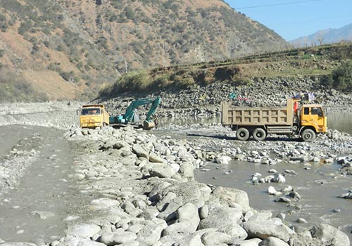 振動選金溜槽工作現場2013 